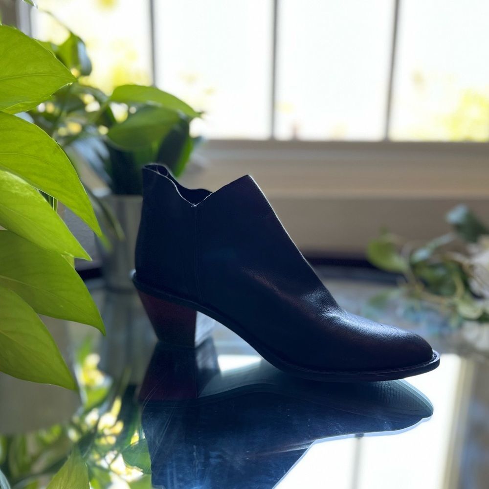 Kelsi Dagger Brooklyn Chelsea Boot Low Cut Ankle Boot Wooden Sole Leather Size 6
